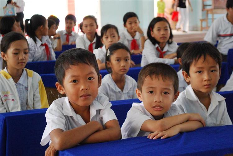 ແຂວງ ເບັນແຈ ມອບທຶນສຶກສາໃຫ້ ນັກຮຽນທຸກຍາກ, ເດັກກຳພ້າ, ເດັກພິການ